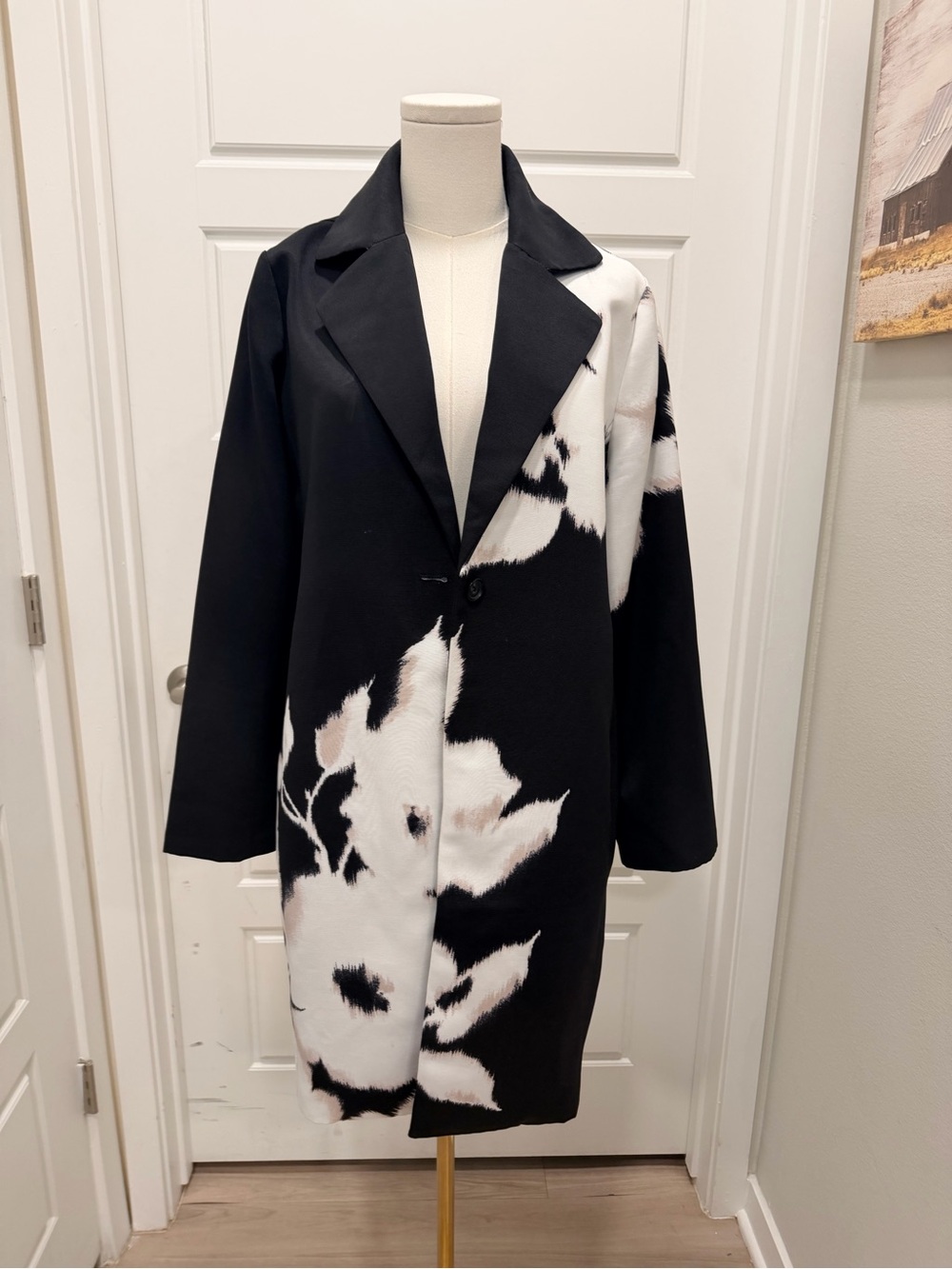 Chico’s Black & White Abstract Print Long Coat - Picture 2 of 7